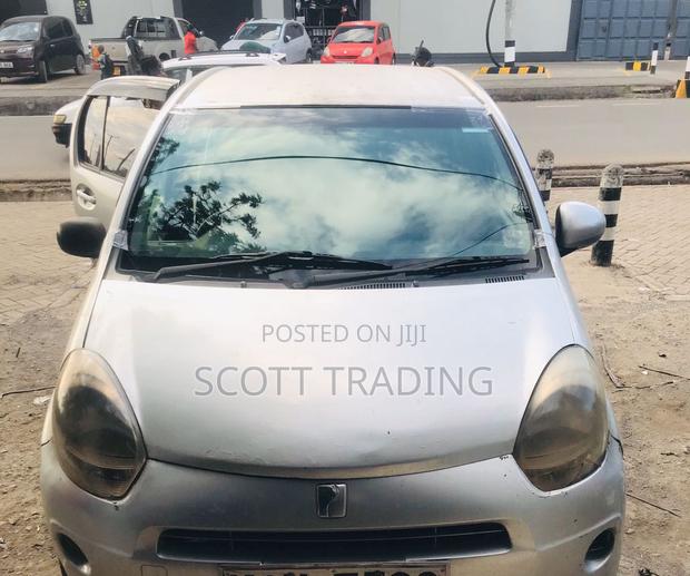 Toyota Passo Windshield