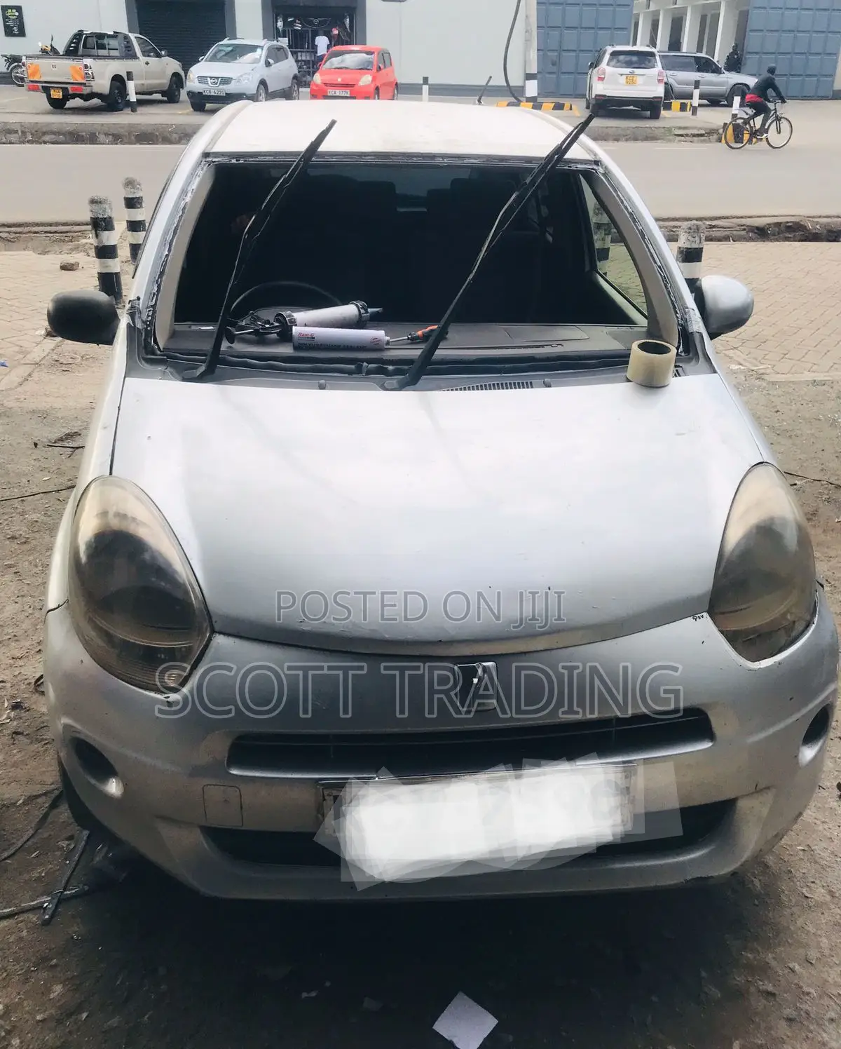 Toyota Passo Windshield