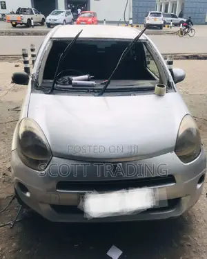 Toyota Passo Windshield