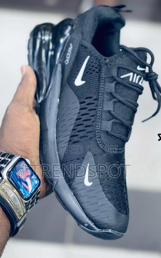 Nike Air Force 270 - main view