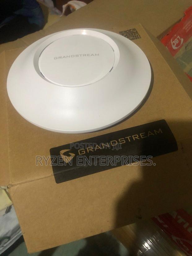 Grandstream GWN7615 Wireless Access Point - main view