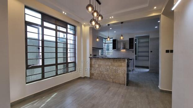 4bdrm Mansion in Membley for sale - thumbnail 8