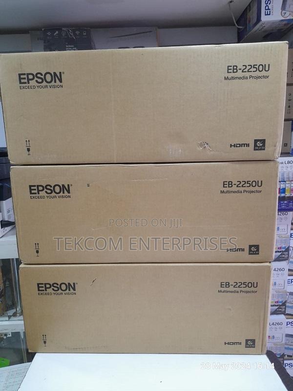 Epson Eb-2250u Projector//Epson Eb-2250u Projector - main view