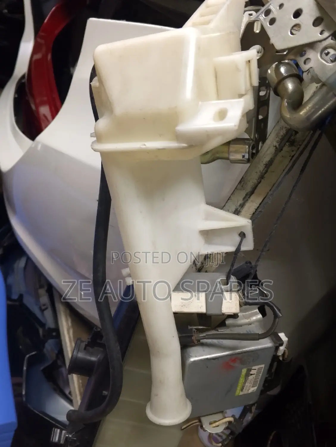 Mazda Demio 2008 Washer Bottle