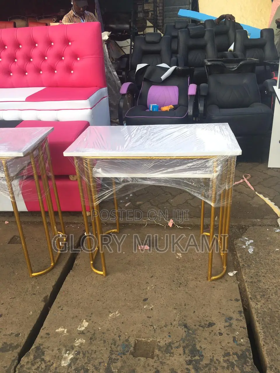 Manicure Table