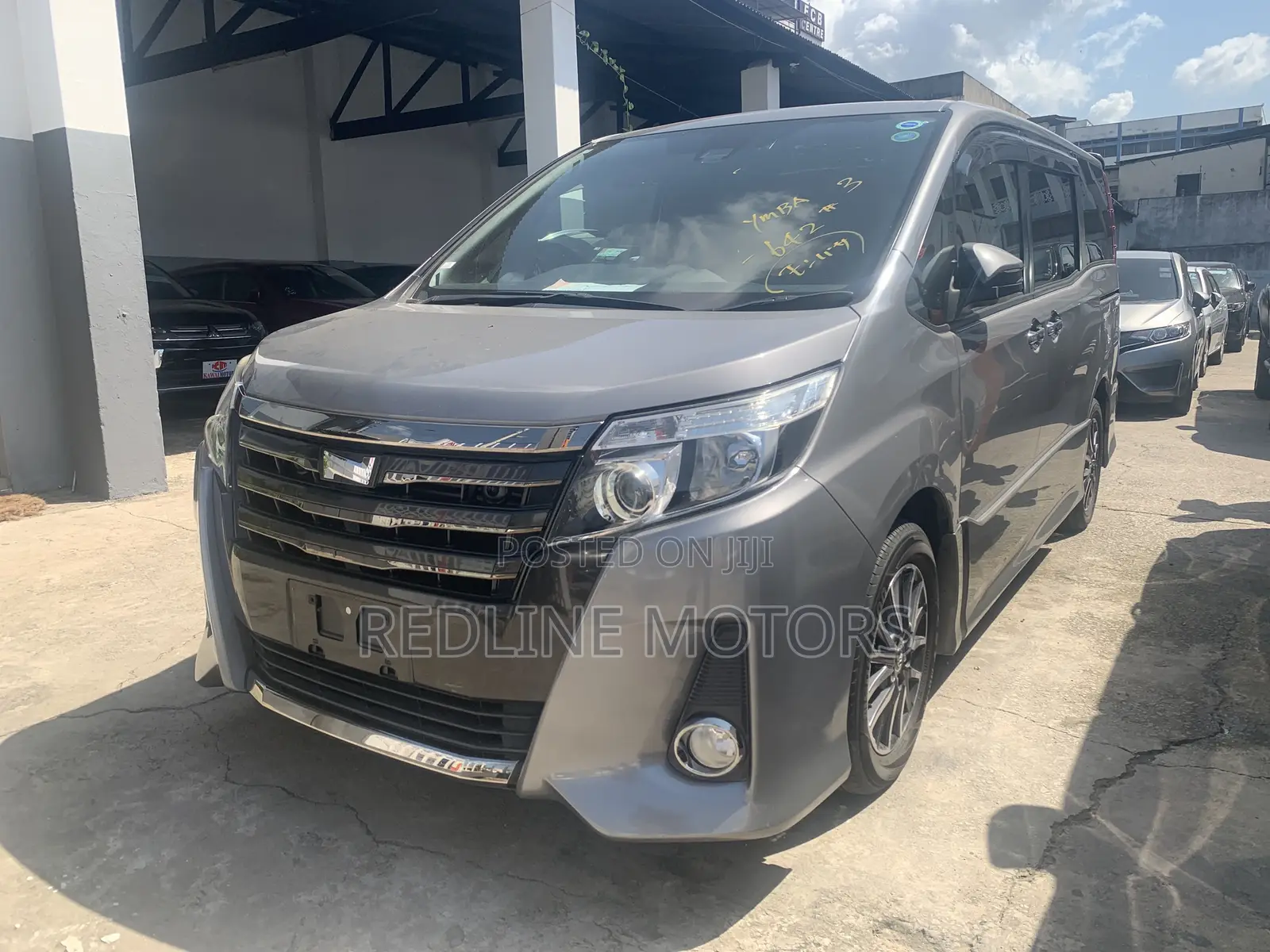 Toyota Noah 2.0 FWD (6 Seater) 2017 Gray