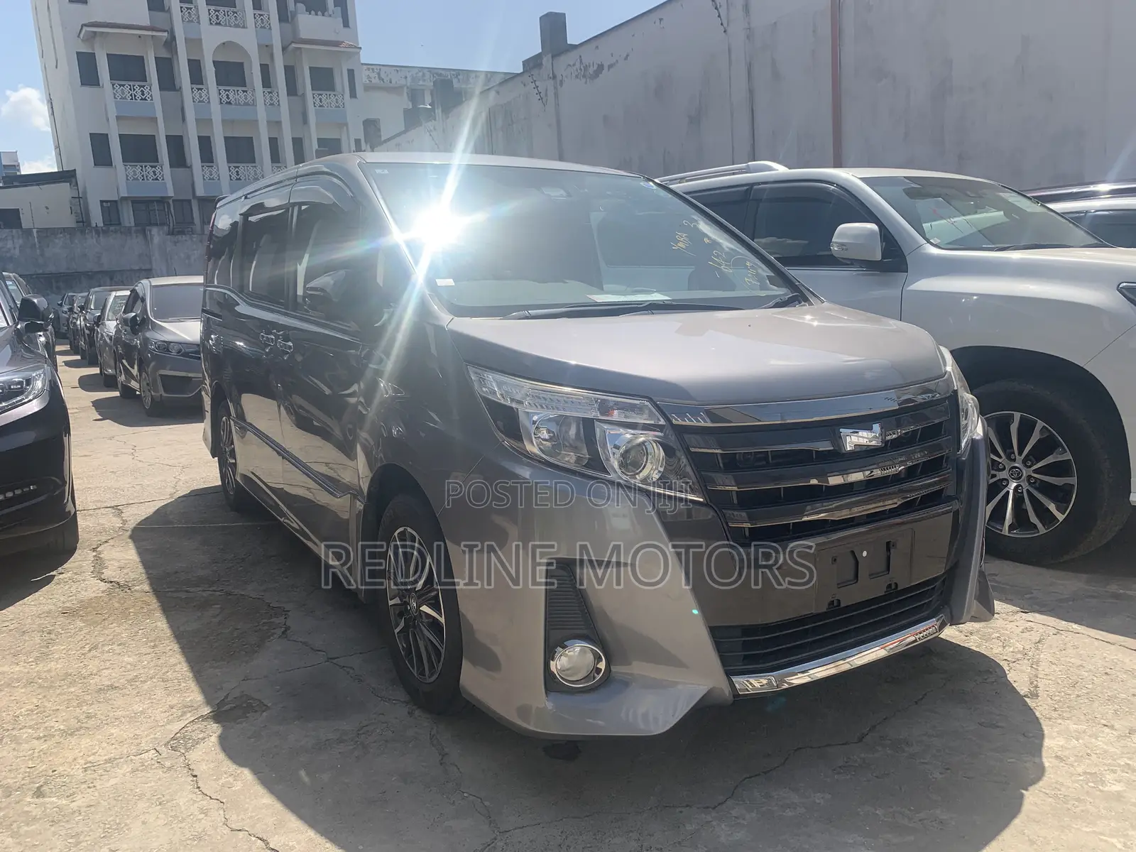 Toyota Noah 2.0 FWD (6 Seater) 2017 Gray