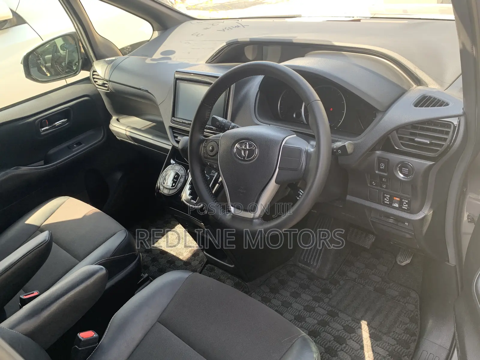 Toyota Noah 2.0 FWD (6 Seater) 2017 Gray