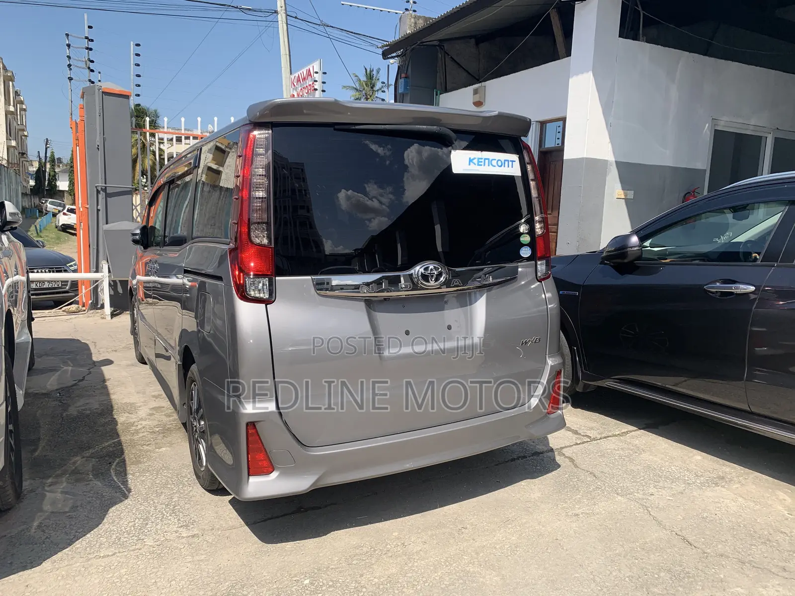 Toyota Noah 2.0 FWD (6 Seater) 2017 Gray