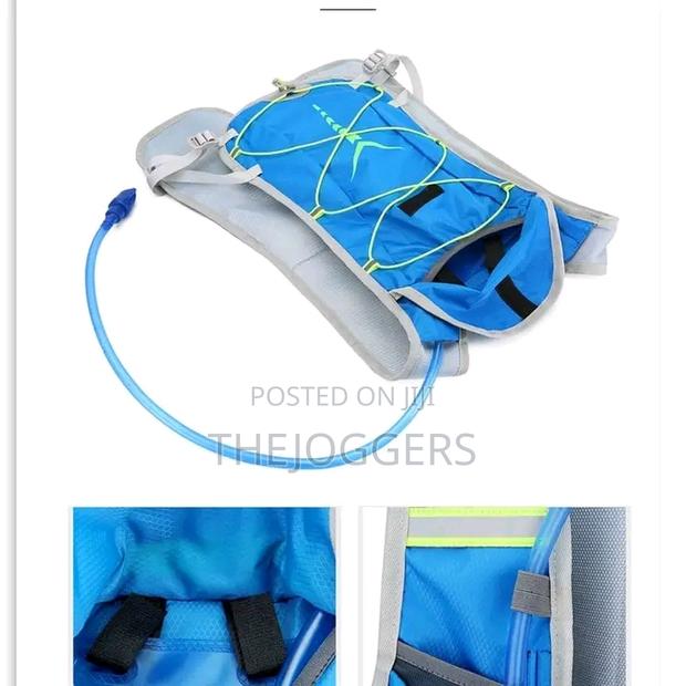 Hydration Vest Backpack for Running,Cycling, Hiking - thumbnail 5