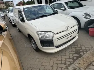 Toyota Probox 1.5 DX Comfort 2WD 2018 White