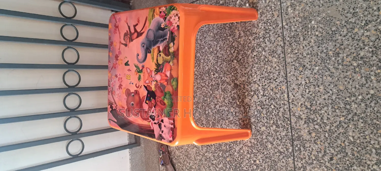 Funcy Kids Tables With Animals Print