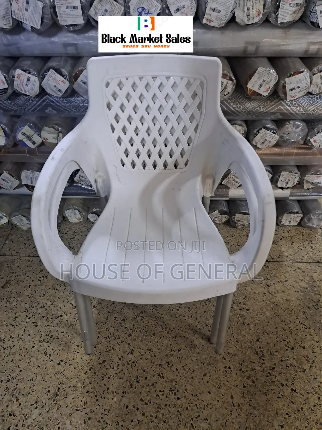 Good Quality Plastic Chair With Metal Tubing Legs