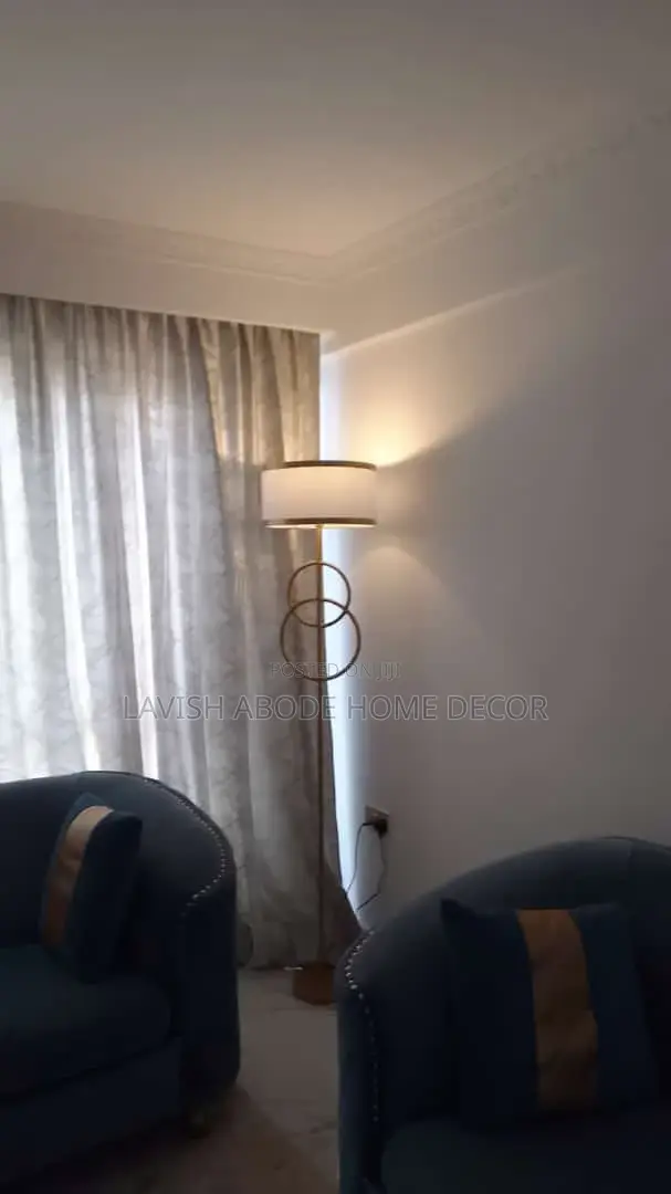 F8 Straight Stand Floor Lamp