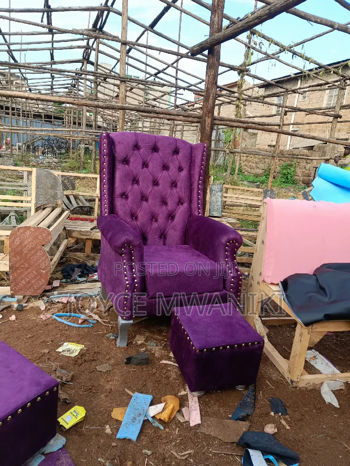 Pedicure Seat, Single and a Puff.