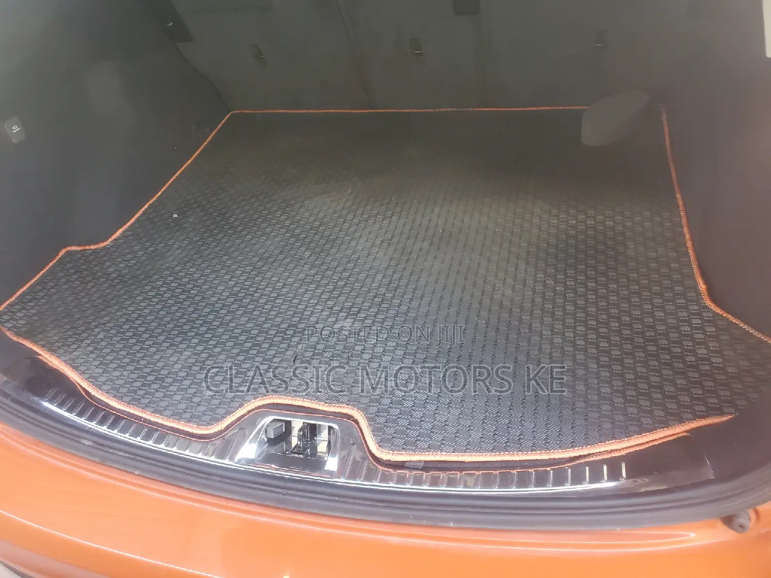 Volvo V60 T5 Premier AWD 2017 Orange