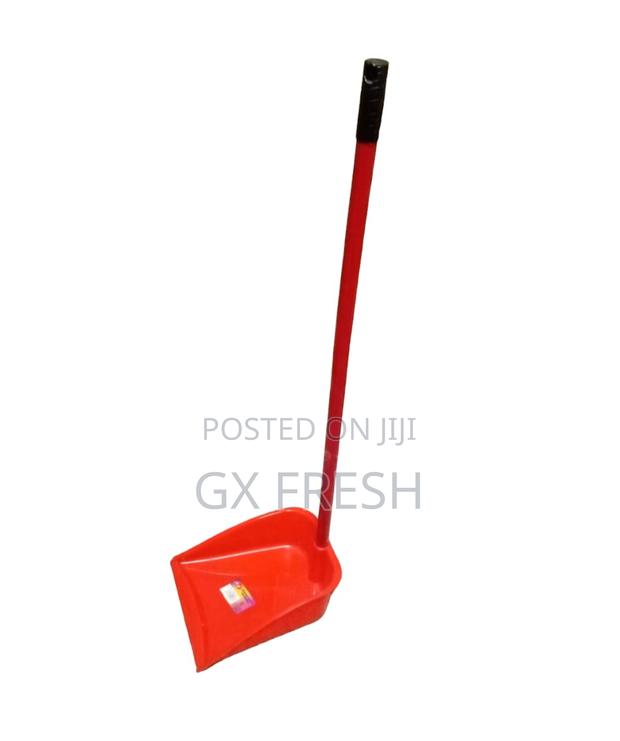 Standing Dust Pan - main view