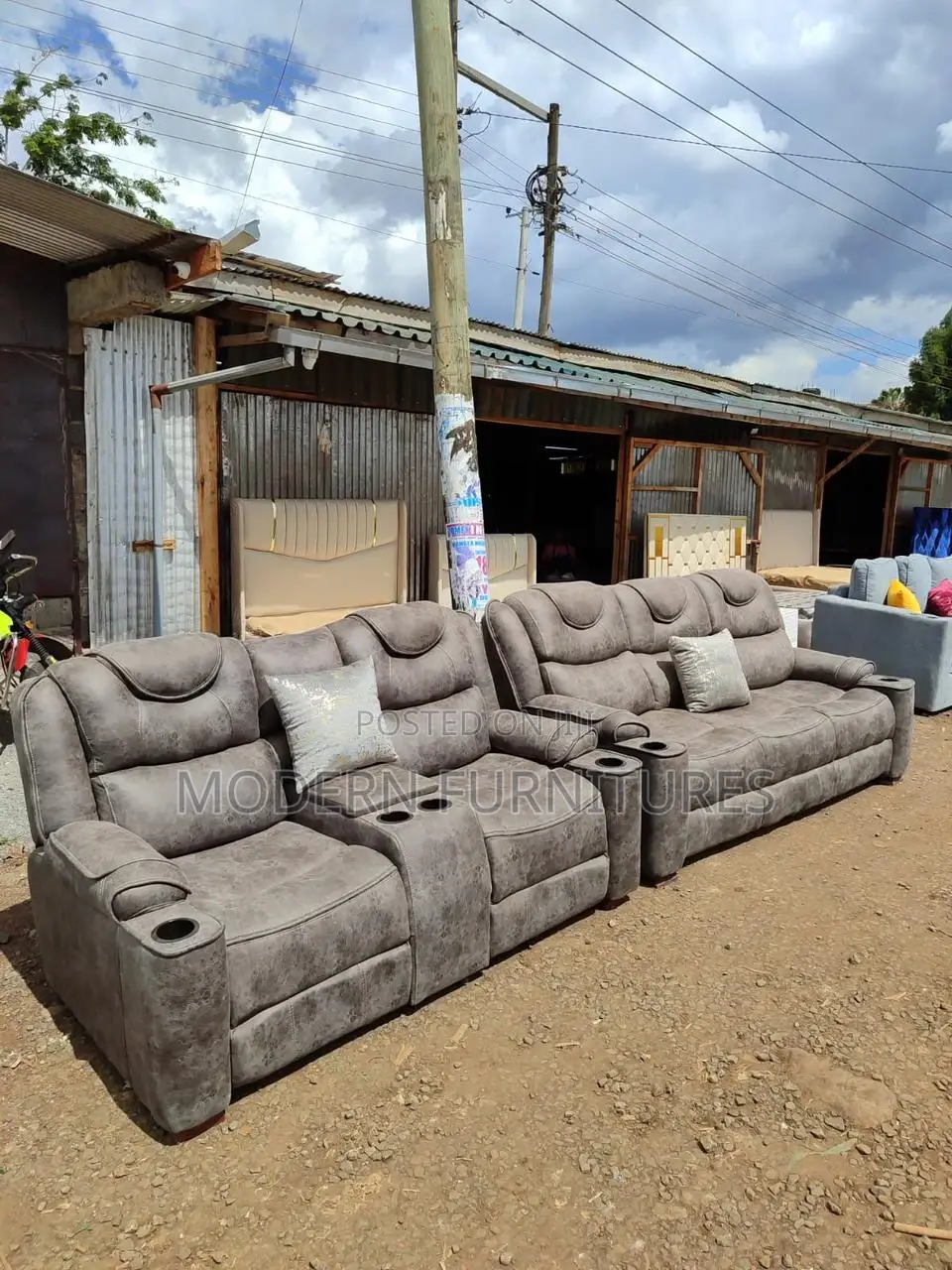 Elegant 5 Seater Reclinerlike Sofa