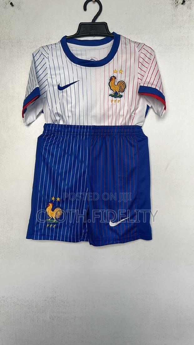 France Home Kids Kit Euro 2024.