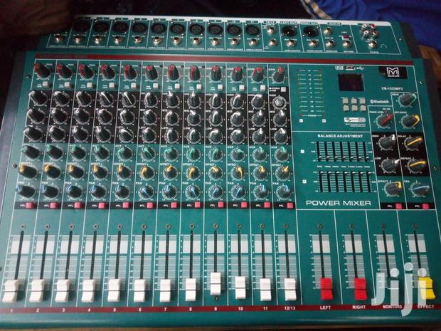 Yamaha Powered Mixer 12channels - main view