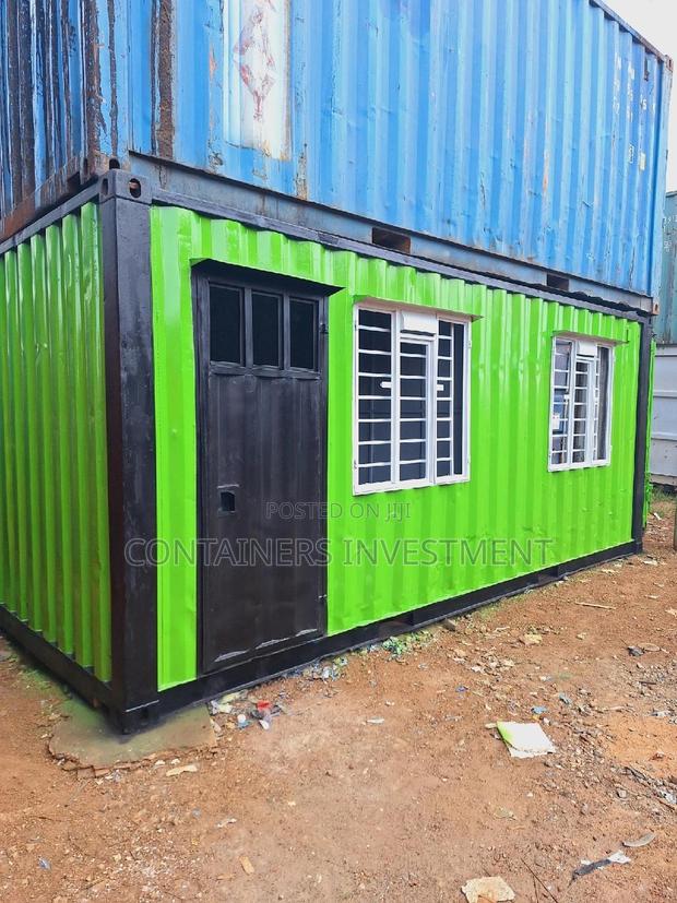 20ft Container Store And Store Man Office. - main view