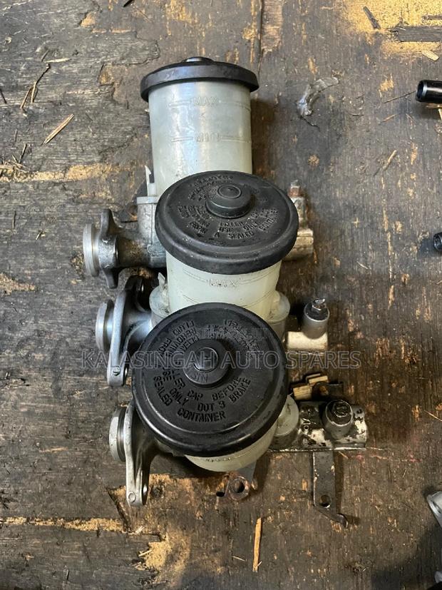 Starlet Master Cylinder - main view