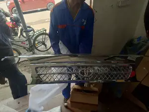 Chrome Grill Toyota Hiace 5L Shark