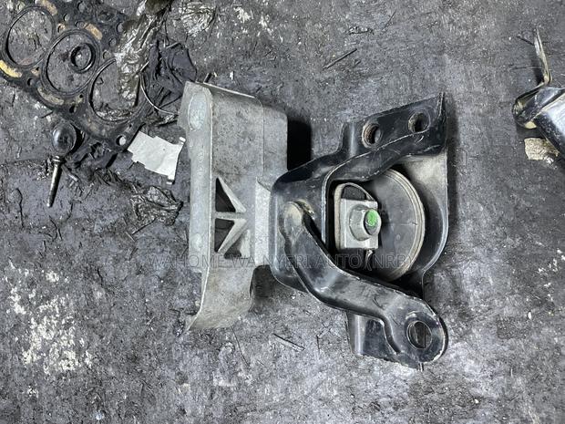 Engine Mounting for Nissan Note