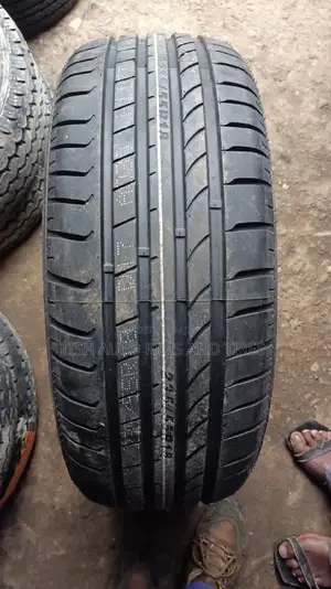 235/55r18 Vantage Tire