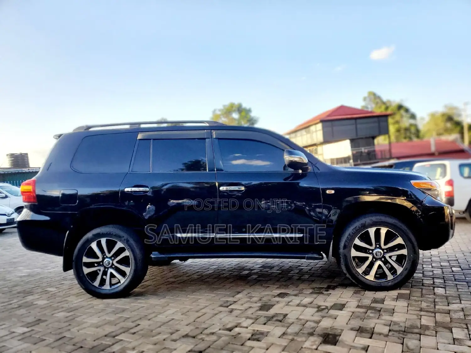 Toyota Land Cruiser 2010 Black