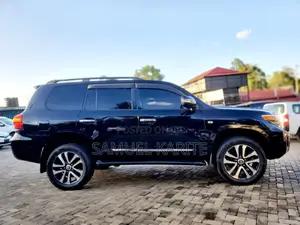 Toyota Land Cruiser 2010 Black