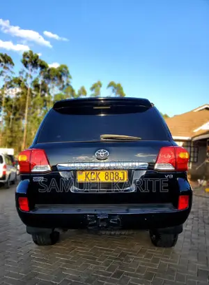 Toyota Land Cruiser 2010 Black
