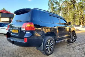 Toyota Land Cruiser 2010 Black
