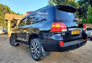 Toyota Land Cruiser 2010 Black