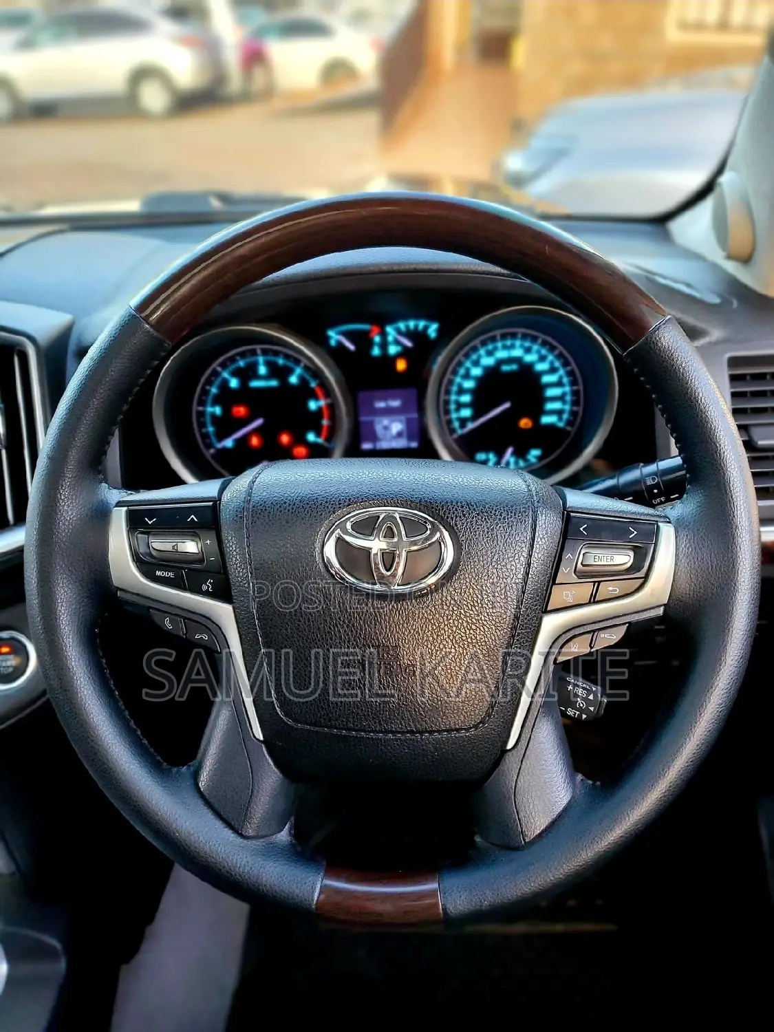 Toyota Land Cruiser 2010 Black