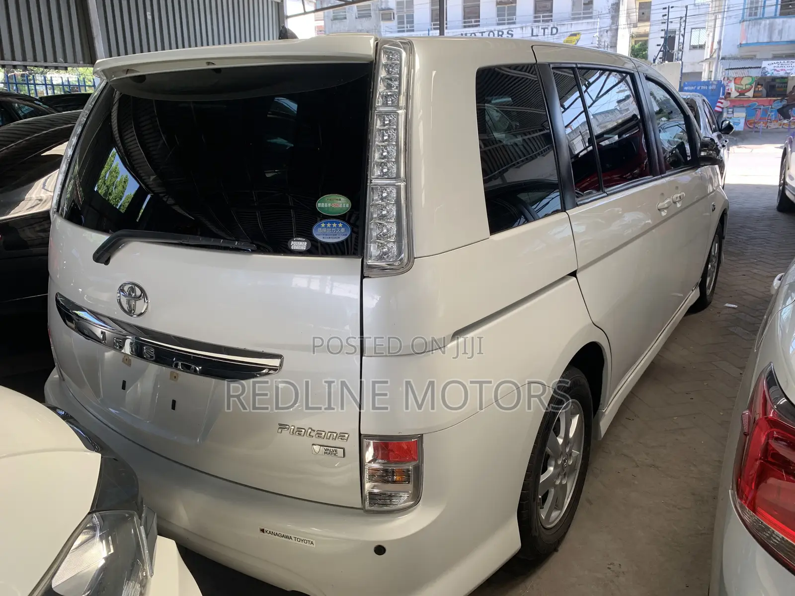 Toyota ISIS 1.8 Platana 4WD 2016 White