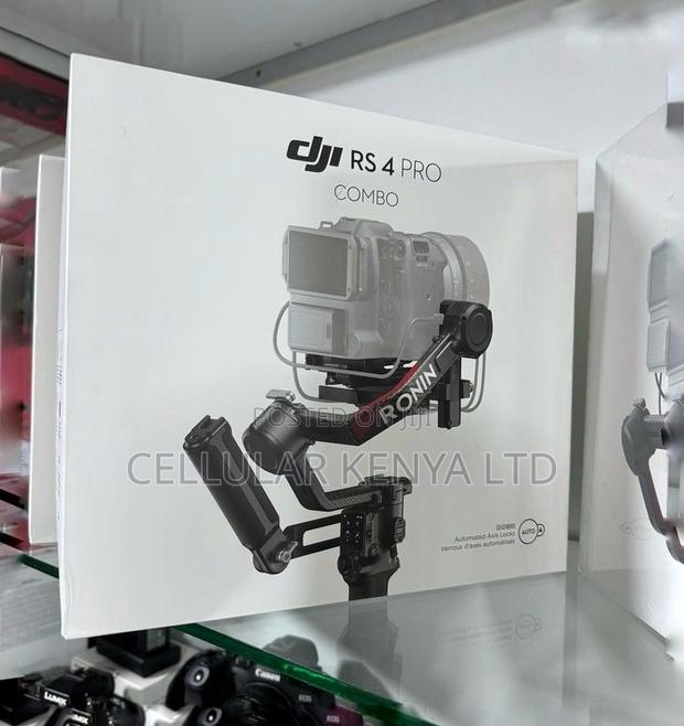 DJI RS 4 Pro Gimbal Stabilizer Combo