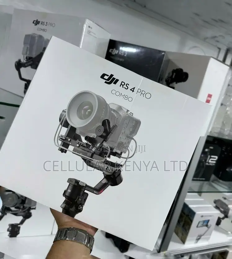 DJI RS 4 Pro Gimbal Stabilizer Combo