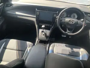 Toyota Harrier 2.5 Hybrid 4WD 2017 Purple