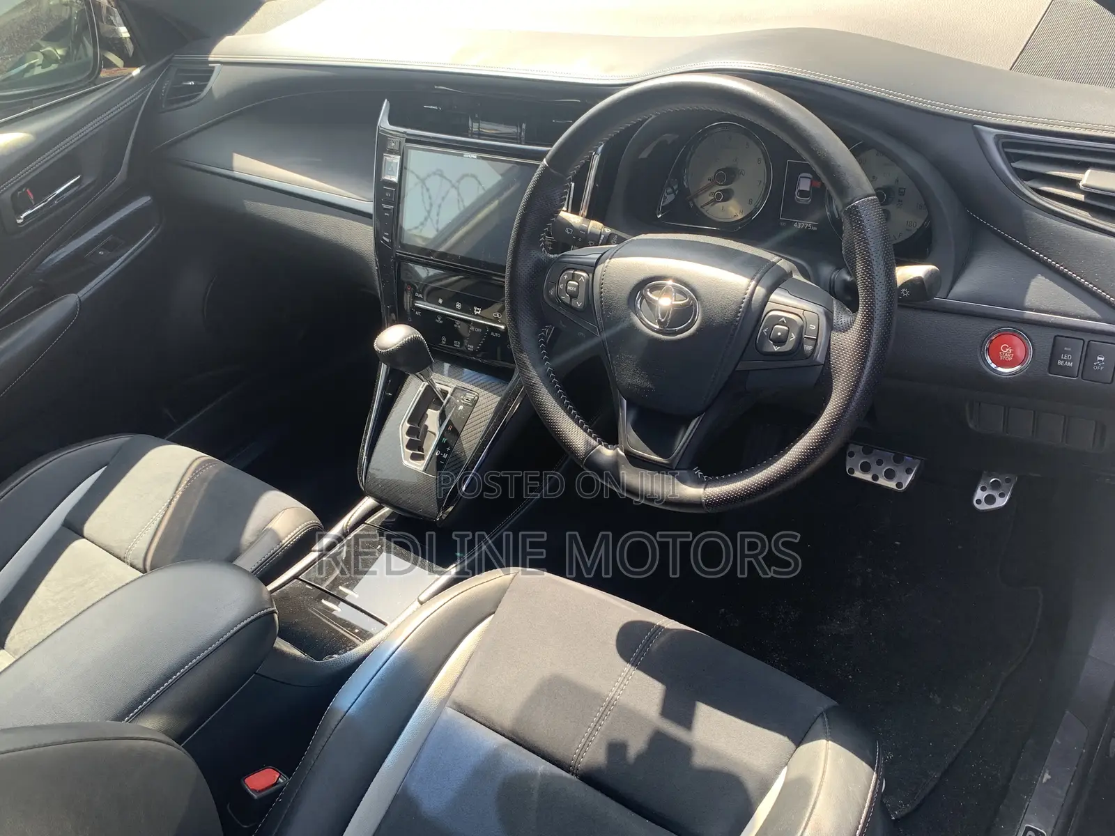 Toyota Harrier 2.5 Hybrid 4WD 2017 Purple