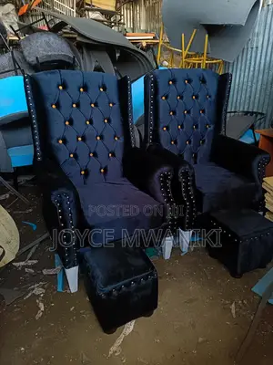 Pedicure Seats Puffs, Black. 