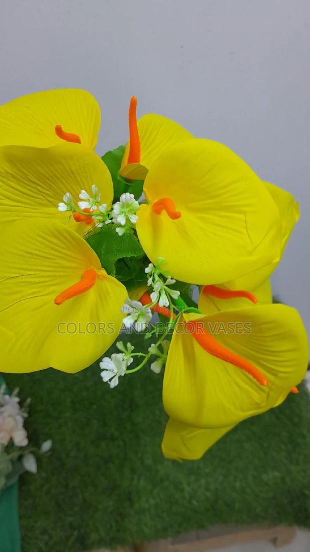 Lilies Artificial - main view