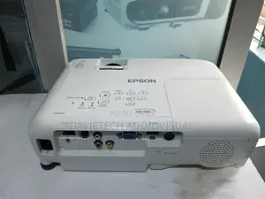 -- EPSON Eb S05 Projector 