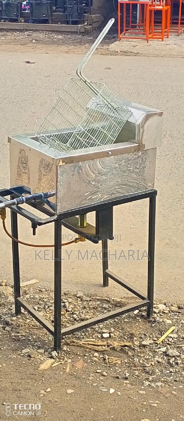 Single Commercial Gas  Fryers - thumbnail 2