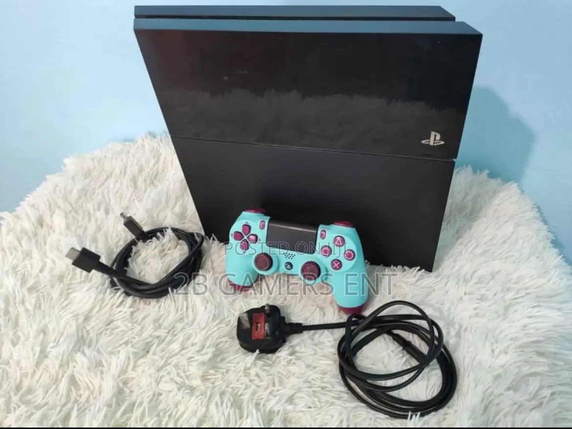 Play Station 4, 10 Free Installed Games