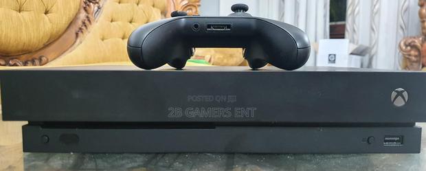 Xbox 1 X 1TB - main view