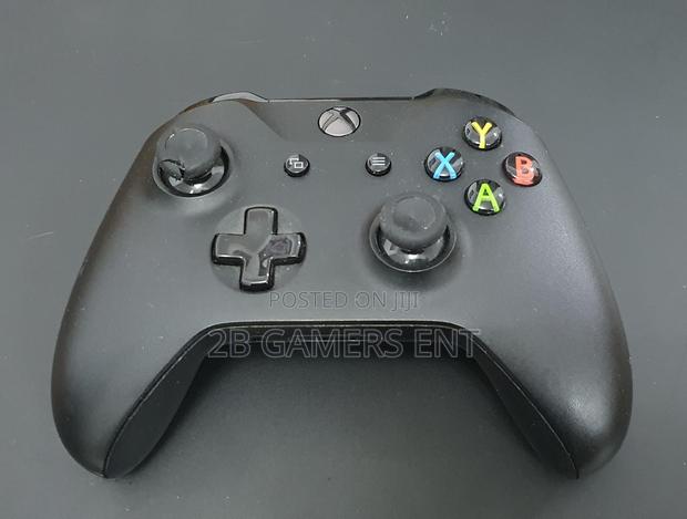 Xbox 1 X 1TB - thumbnail 4