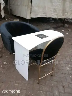 Manicure Table and Chairs