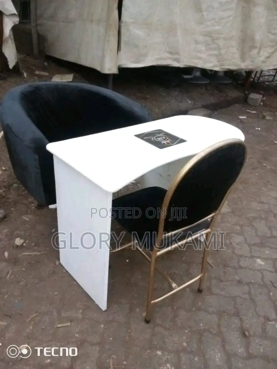 Manicure Table and Chairs