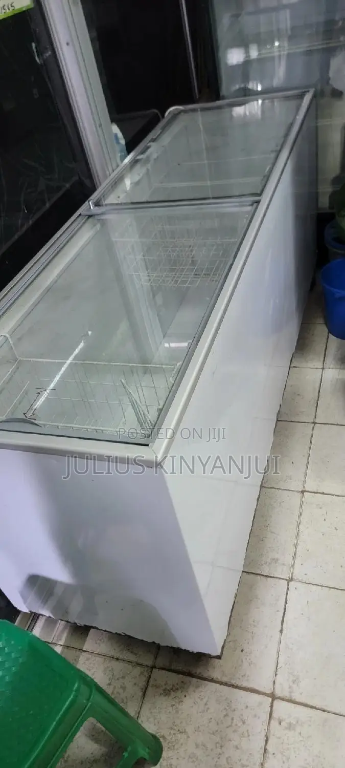Display Freezer 7 Feet